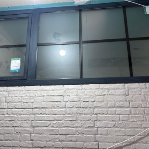 DIVISION DE HABITACION CON FIJO Y VENTANA ABATIBLE
