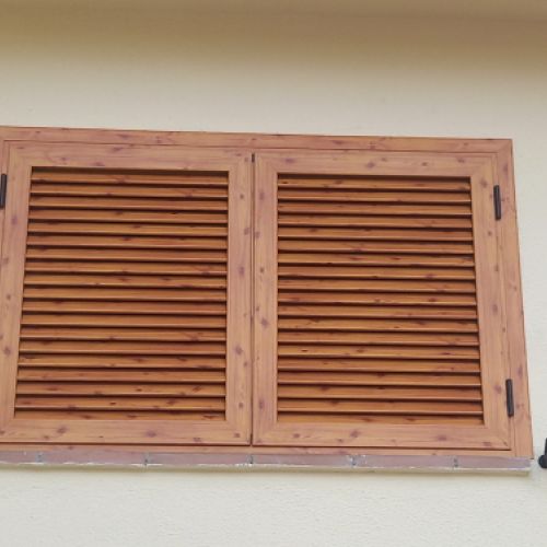 VENTANA LAMAS IMITACION MADERA 2