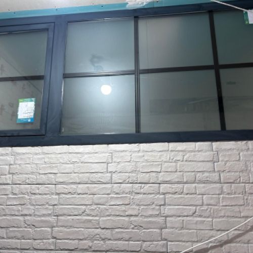 DIVISION DE HABITACION CON FIJO Y VENTANA ABATIBLE