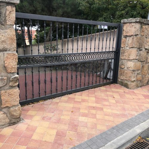 PUERTA HIERRO FORJA
